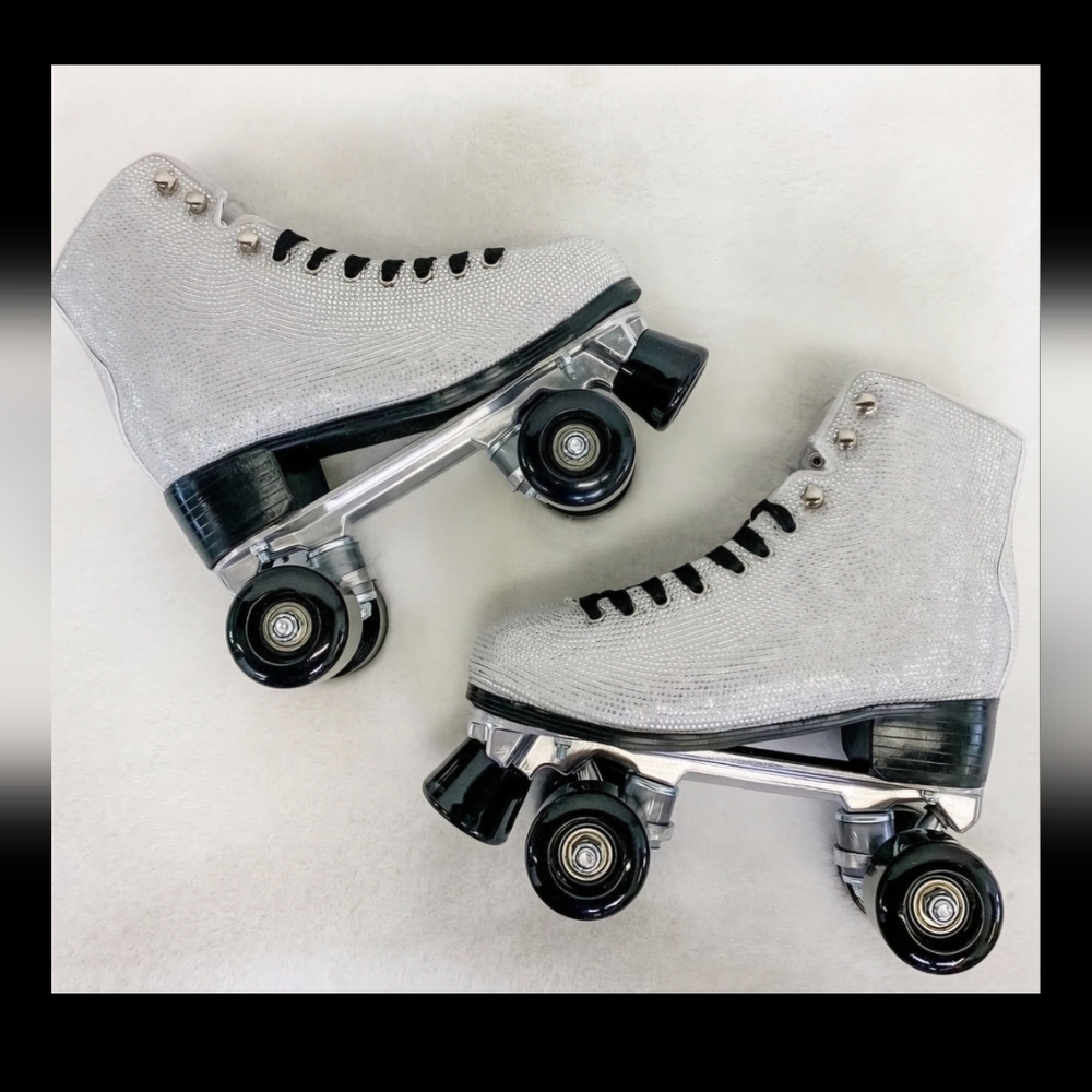 ¤ Rhinestone Roller Skates ¤ - Picture 6 of 6
